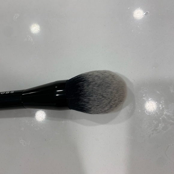 Marc Jacobs The BRONZE Brush - Picture 3 of 3